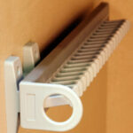 ΓΡΑΒΑΤΟΘΗΚΗ ΣΥΡΟΜΕΝΗ ΜΕ ΣΤΟΠ